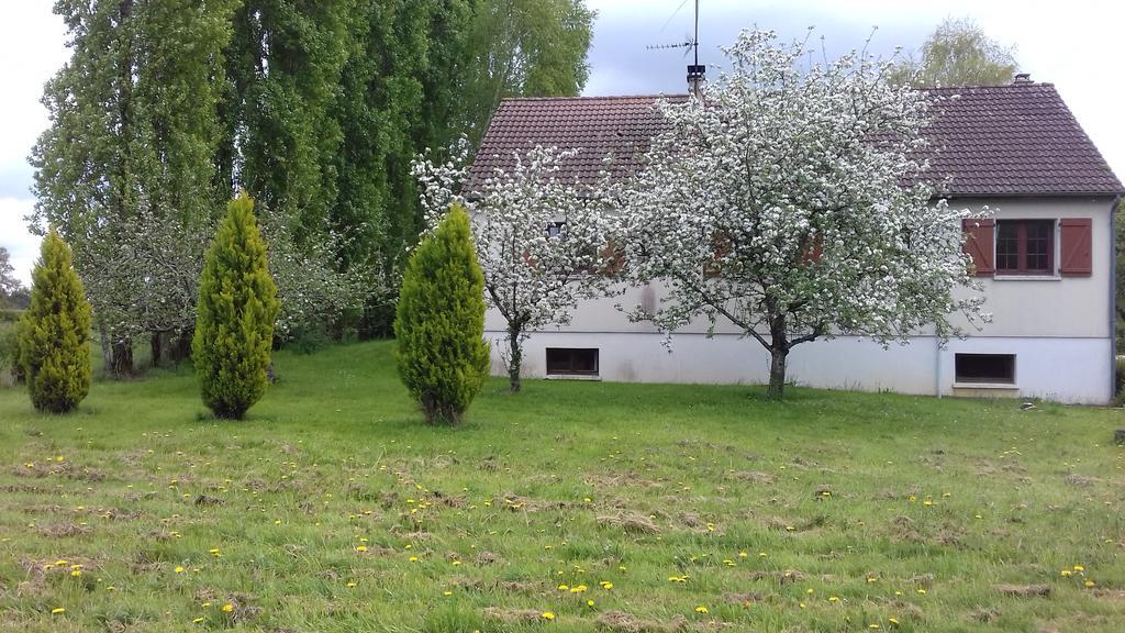 Gite Du Vieux Charme Villa Saint-Amand-en-Puisaye Kültér fotó